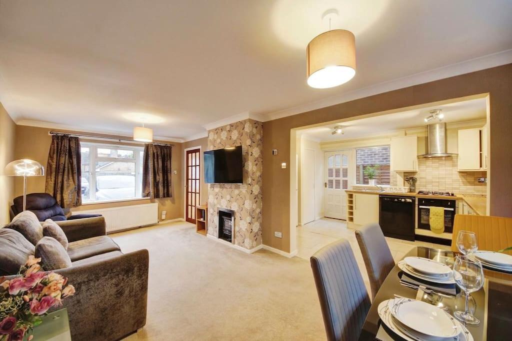 Beautiful Home Close To Town Free Netflix, Wifi Solihull Luaran gambar