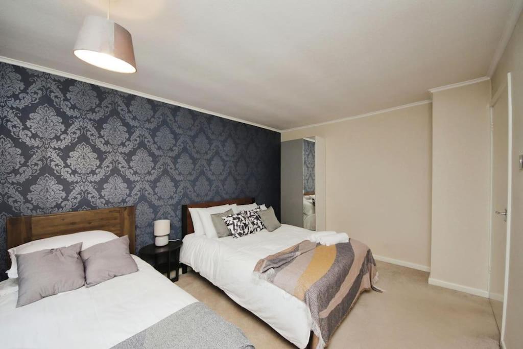 Beautiful Home Close To Town Free Netflix, Wifi Solihull Luaran gambar