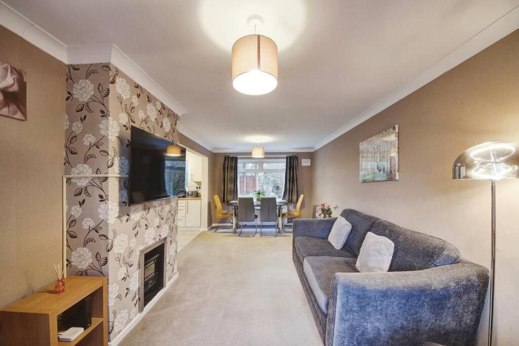 Beautiful Home Close To Town Free Netflix, Wifi Solihull Luaran gambar