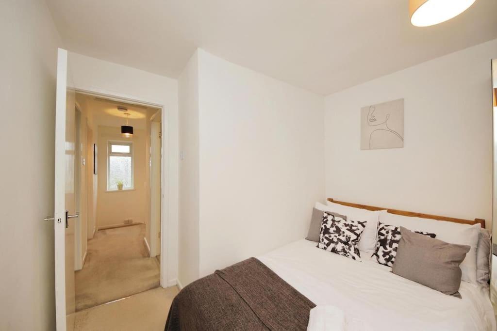 Beautiful Home Close To Town Free Netflix, Wifi Solihull Luaran gambar
