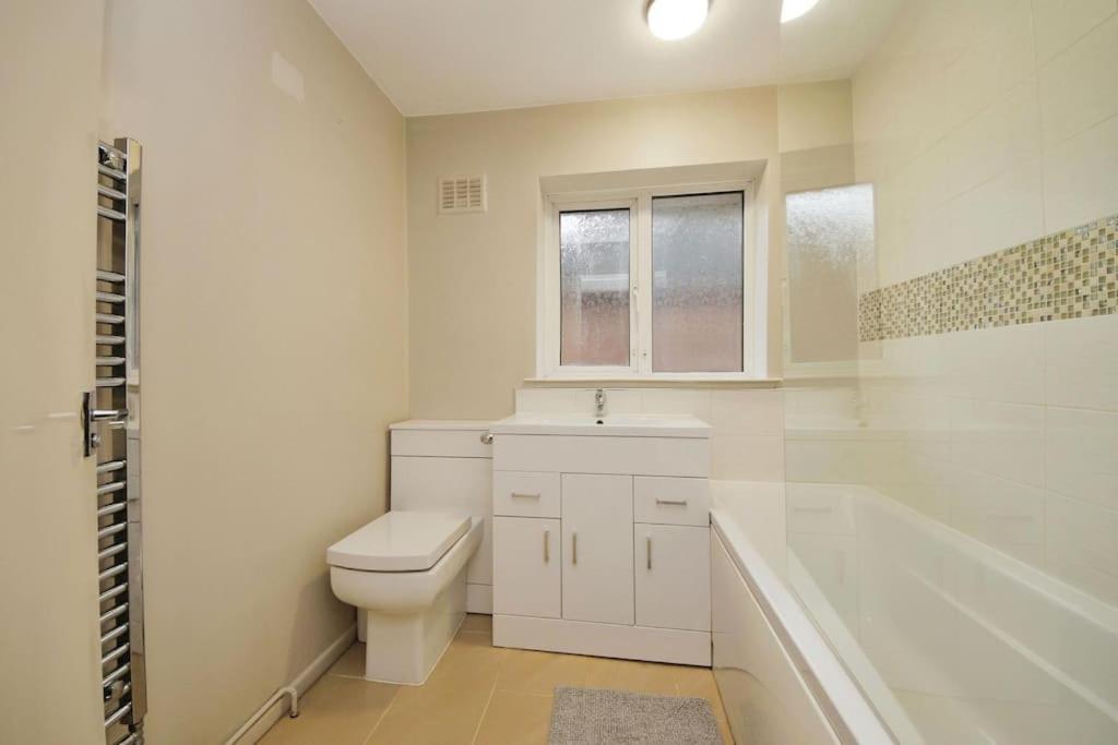 Beautiful Home Close To Town Free Netflix, Wifi Solihull Luaran gambar